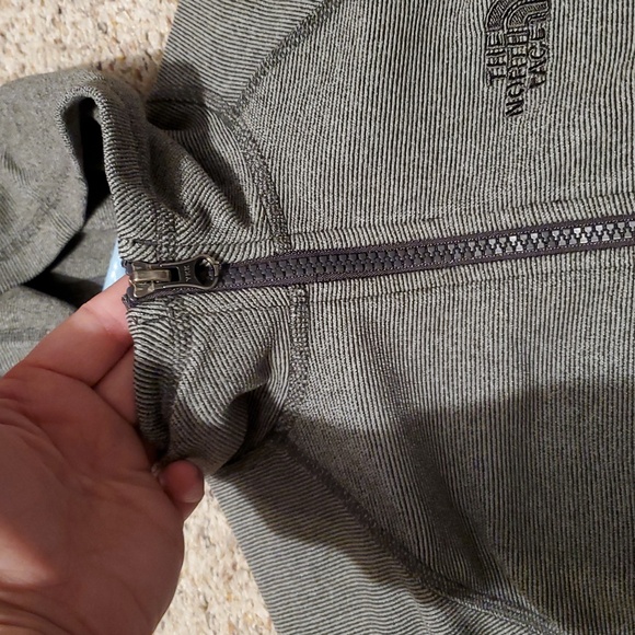 The North Face 7/8 Kids Hoodie Jacket - Picture 3 of 7